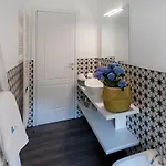 Maji - Historic With Pool & Parking, 100m From Ferry & Train * Mandello del Lario