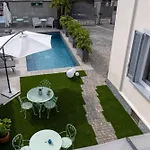 Maji - Historic With Pool & Parking, 100m From Ferry & Train Apartmán