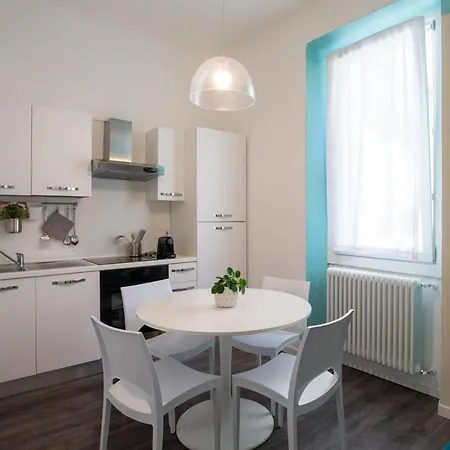 Maji - Historic With Pool & Parking, 100m From Ferry & Train Манделло-дель-Ларио