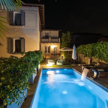 Апартаменты Maji - Historic With Pool & Parking, 100m From Ferry & Train Манделло-дель-Ларио