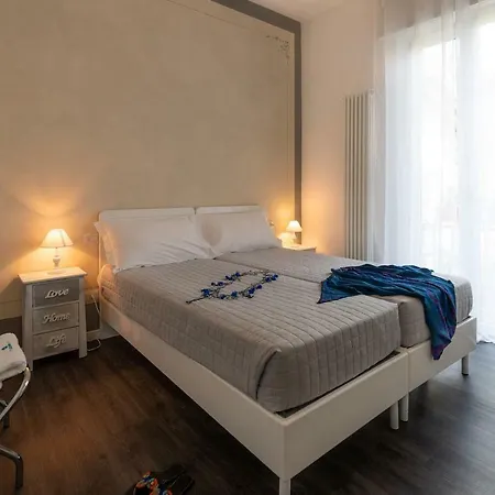 Maji - Historic With Pool & Parking, 100m From Ferry & Train Манделло-дель-Ларио